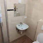 - Sklipek Otahalovo Apartment *